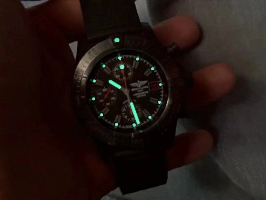 Breitling M13380 detail 4