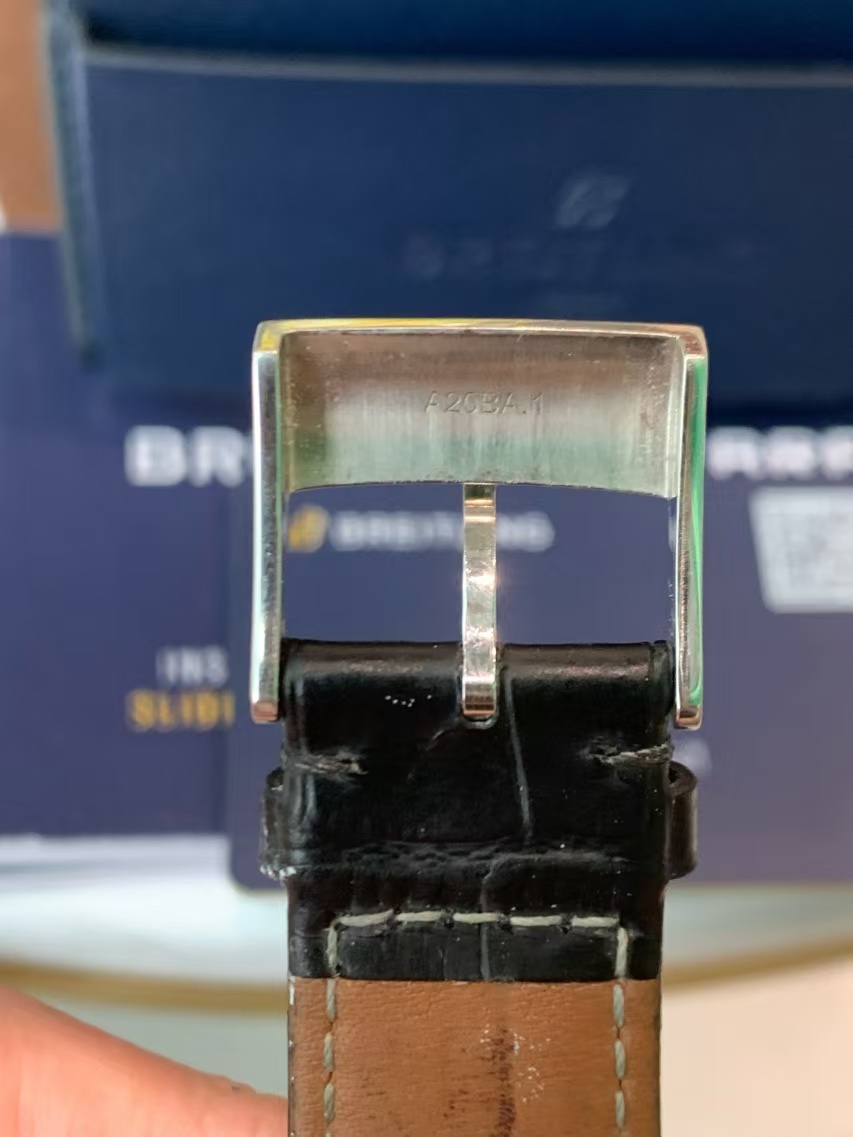 Breitling AB0121211B1P1 detail 3