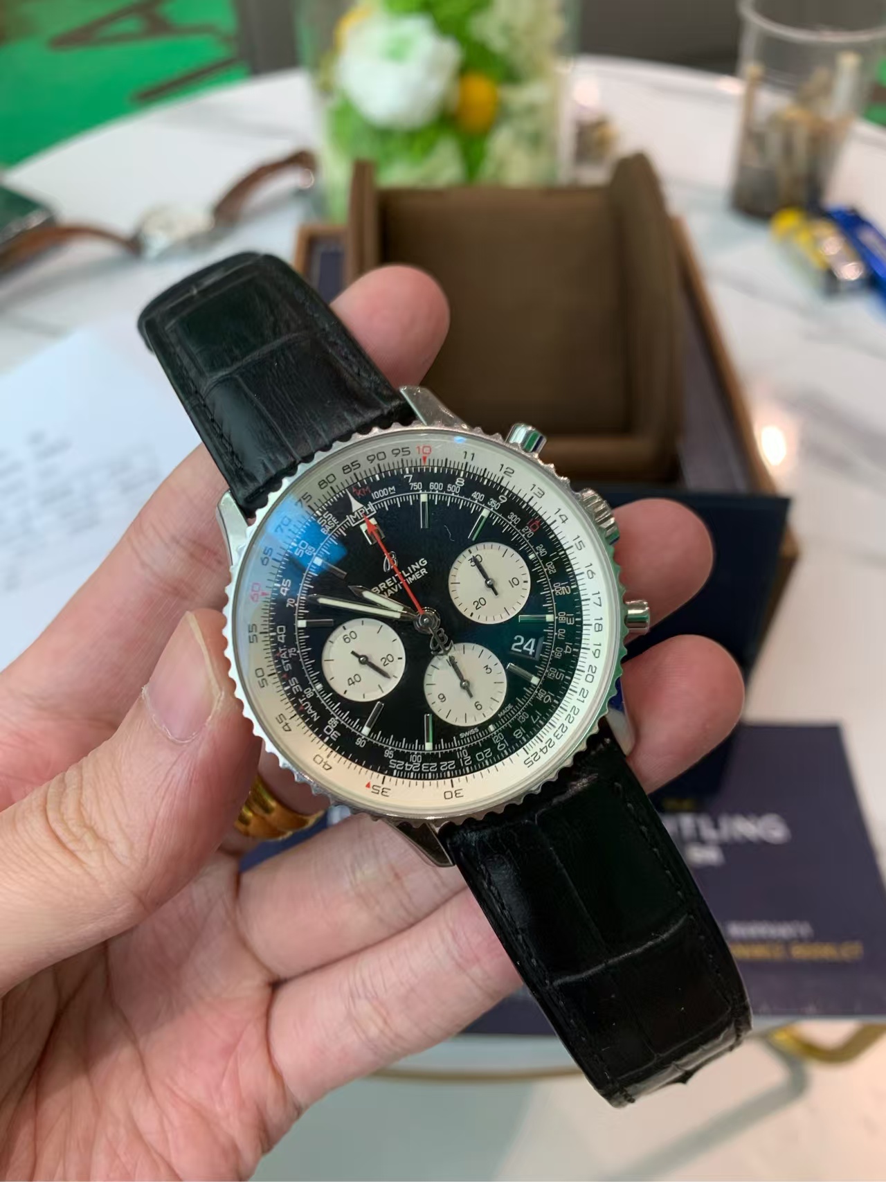Breitling AB0121211B1P1 detail 1