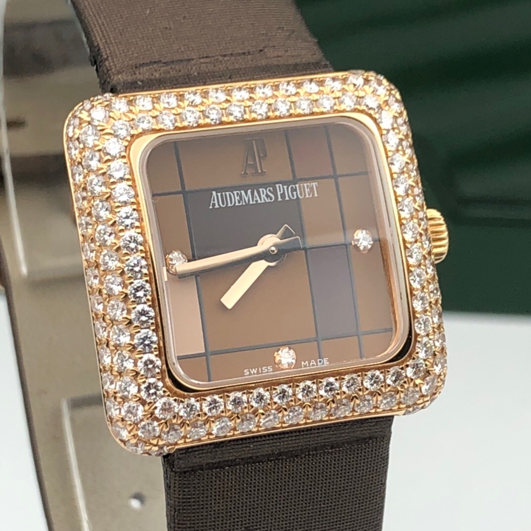Audemars Piguet 77215OR detail 4