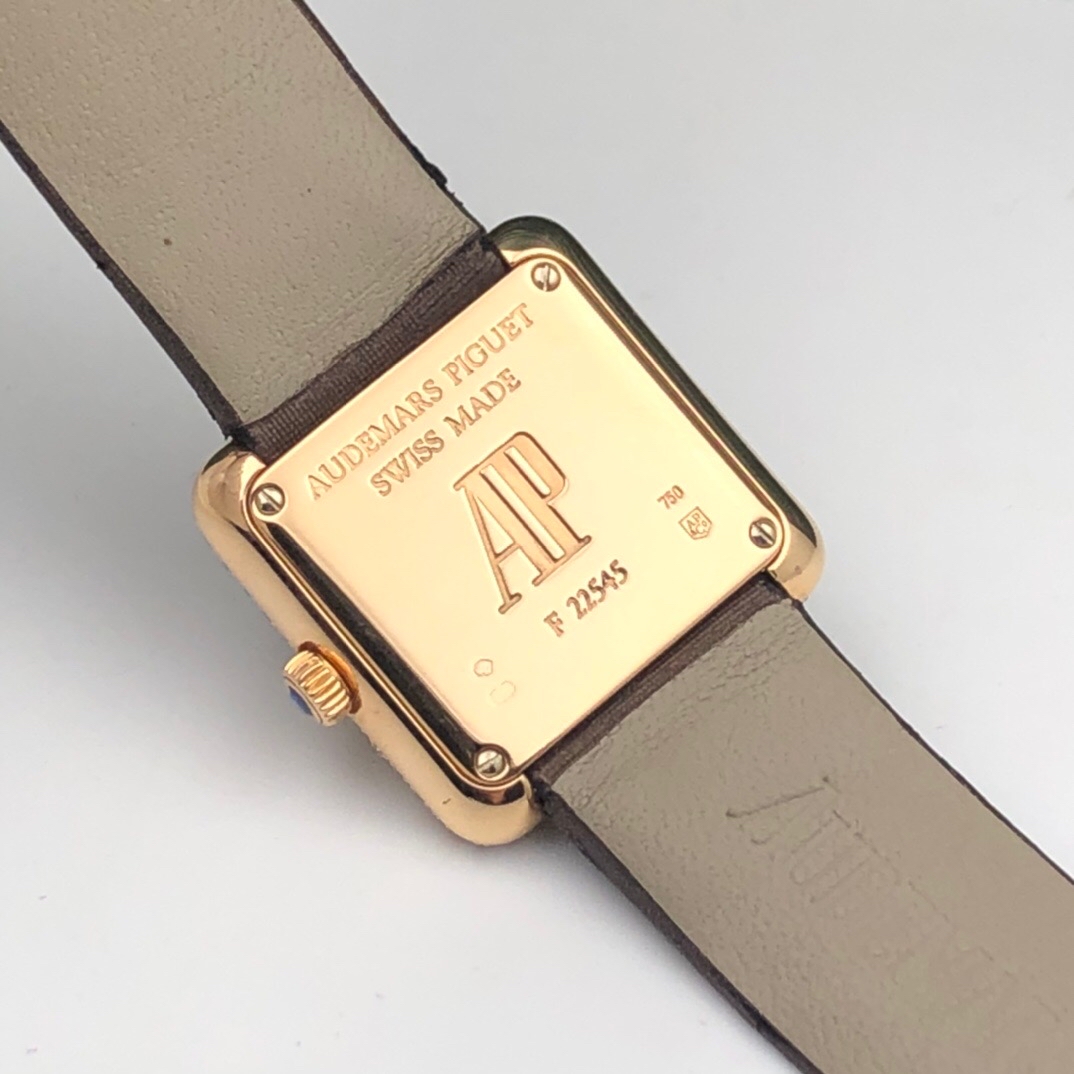 Audemars Piguet 77215OR detail 6