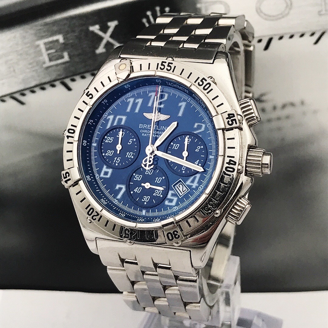 Breitling a69048 detail 1