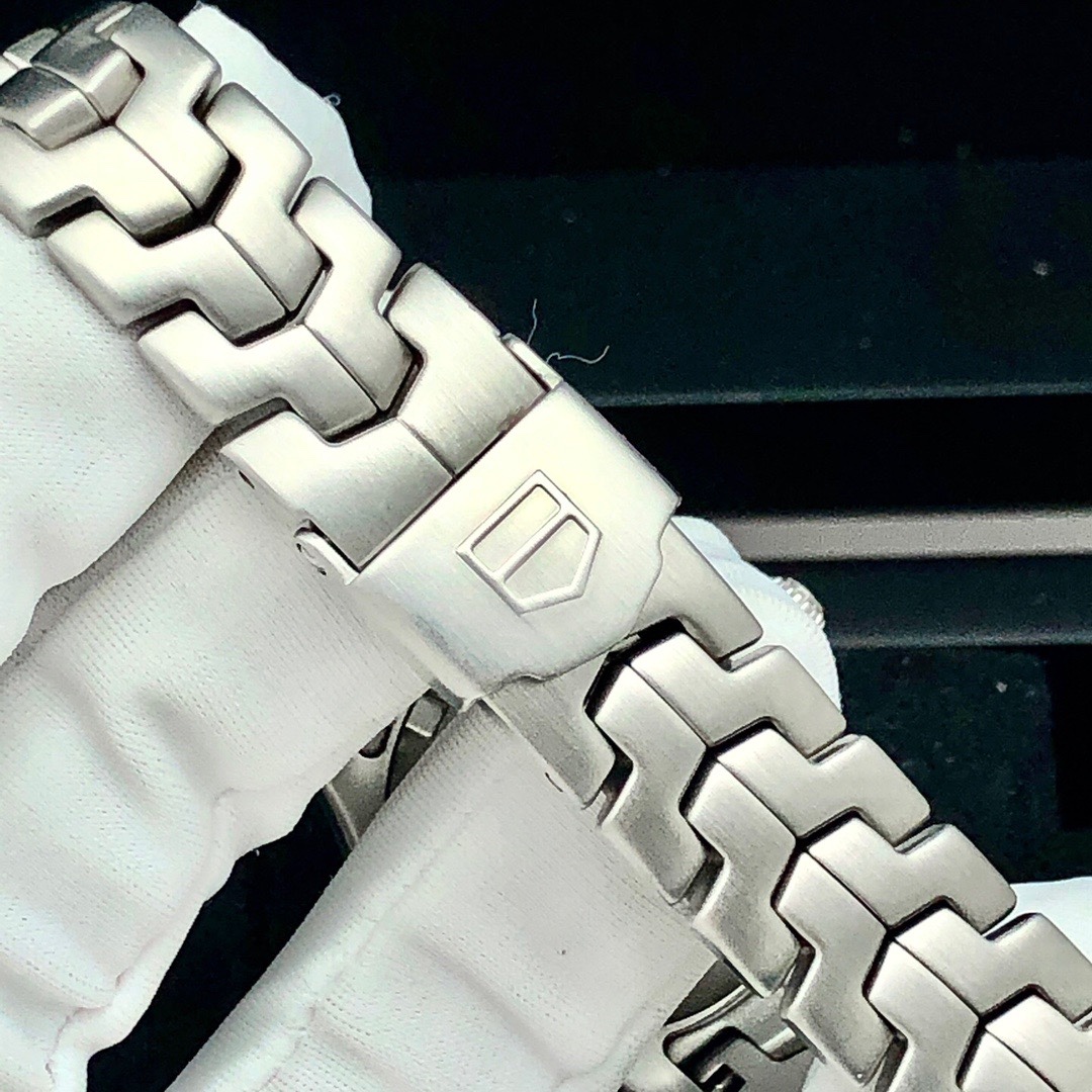 TAG Heuer WJ1111.BA0570 detail 5