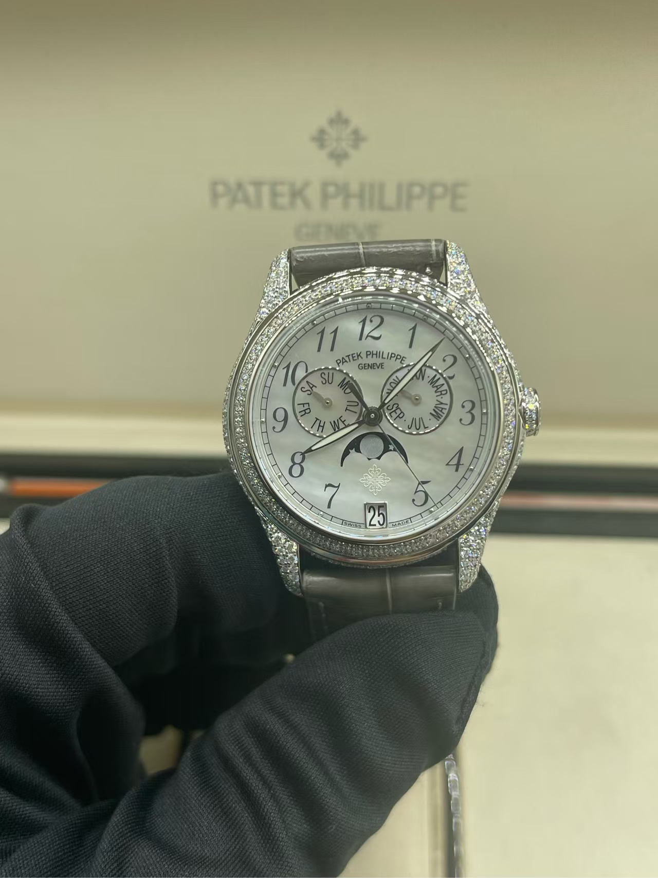 Patek Philippe 4937G-001