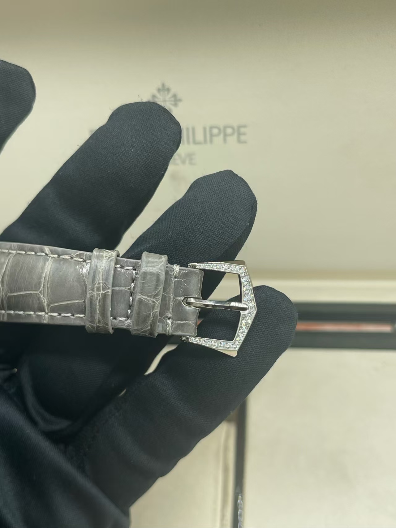 Patek Philippe 4937G-001 detail 3