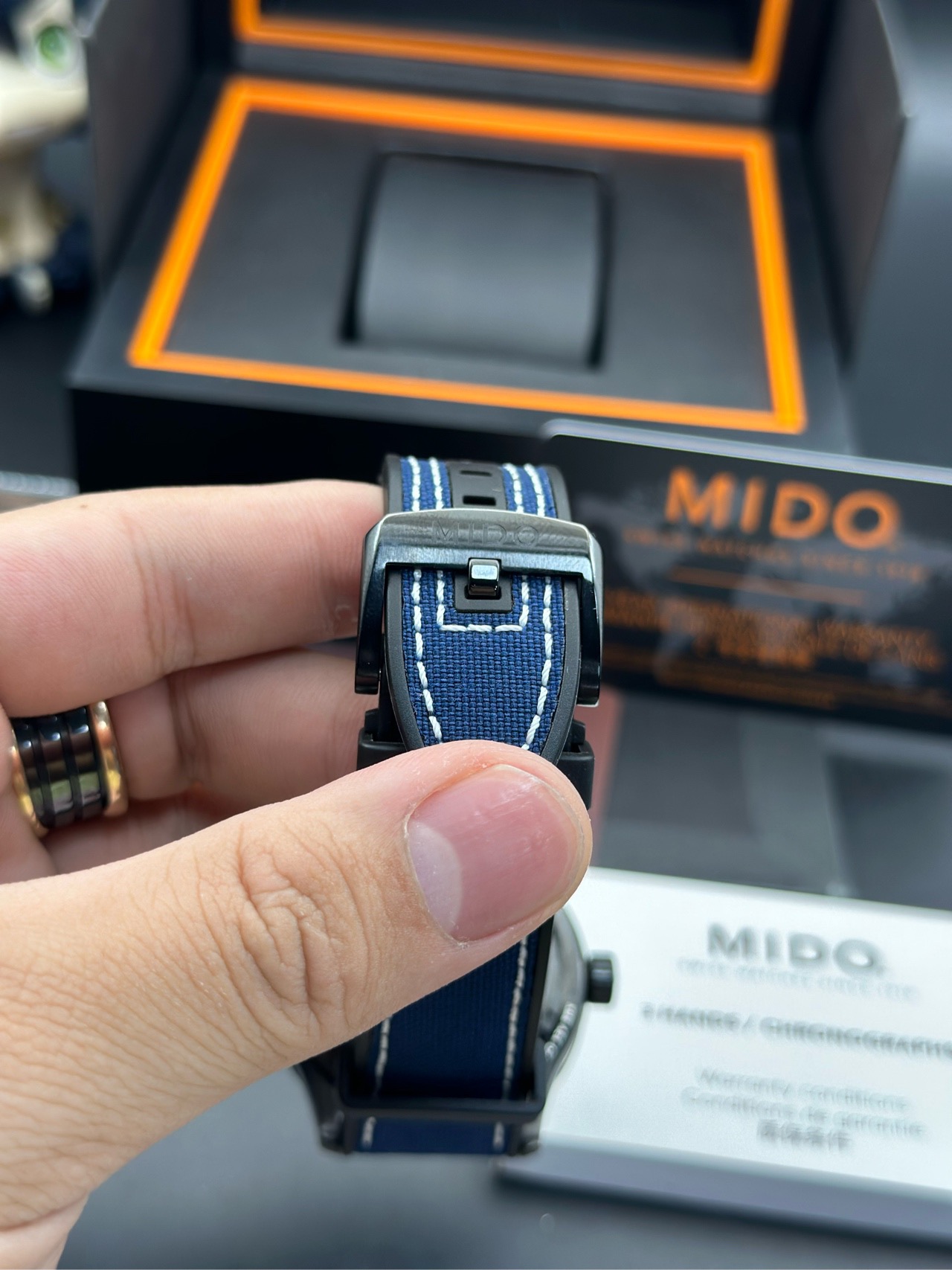 Mido M.38.431.37.051.09 detail 2