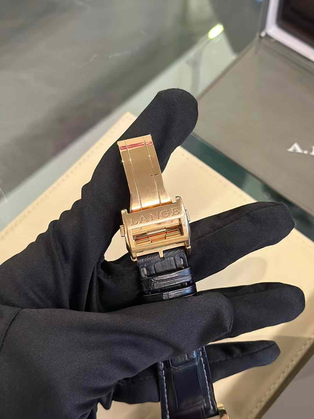 A. Lange & S&ouml;hne 424.037 detail 2