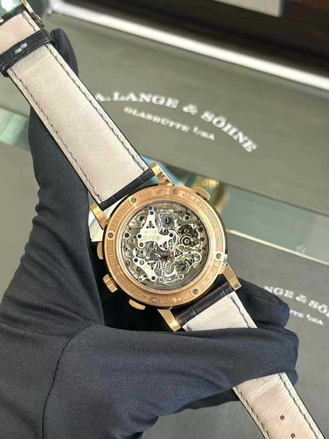 A. Lange & S&ouml;hne 424.037 detail 3
