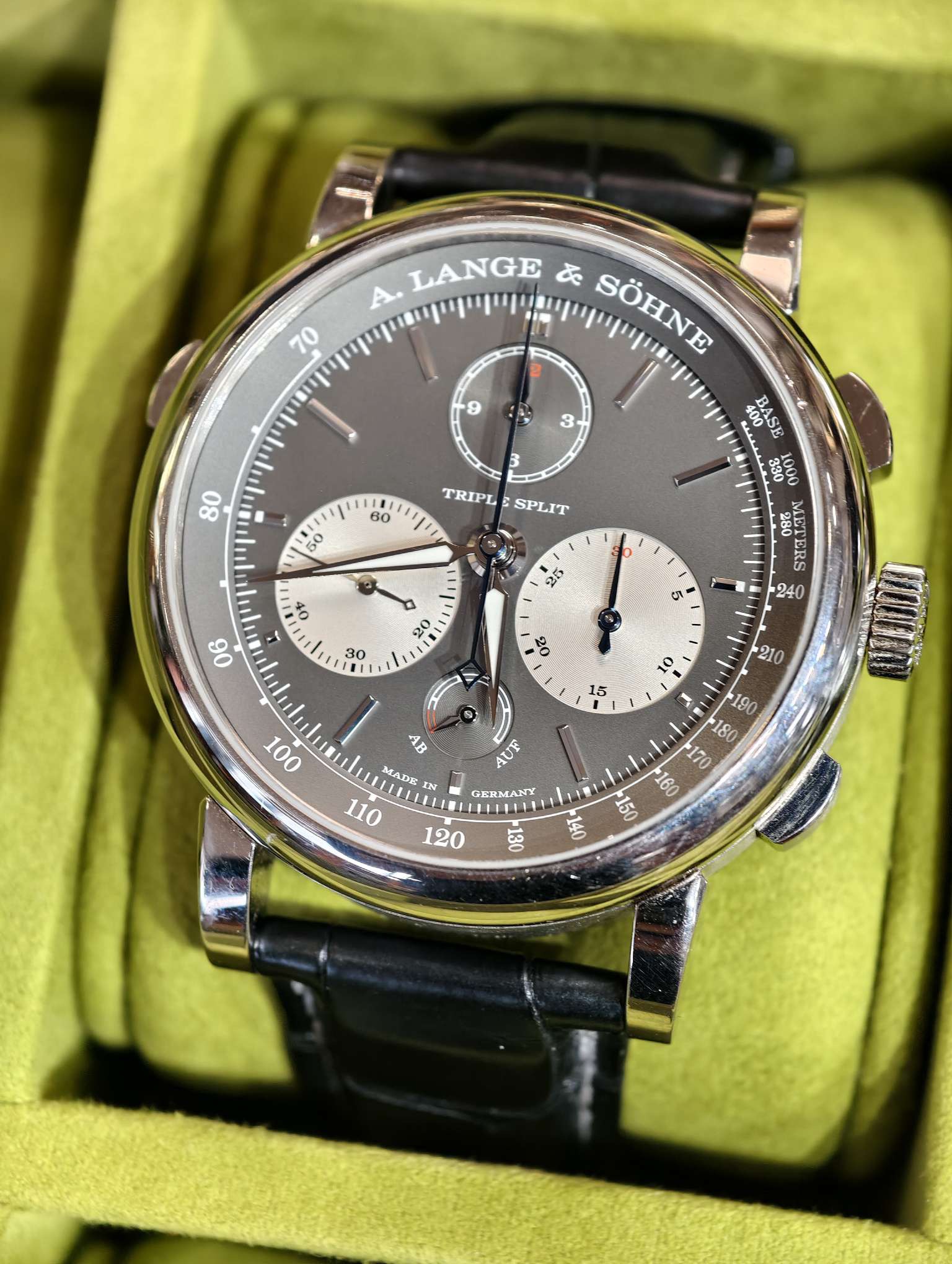 A. Lange & S&ouml;hne 424.038 detail 8