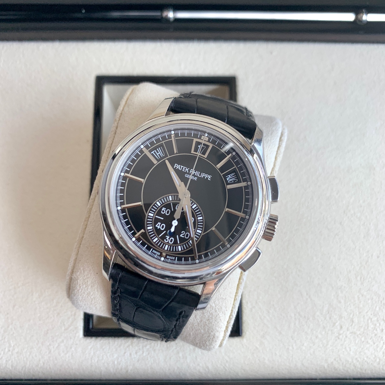 Patek Philippe 5905P-010 detail 2
