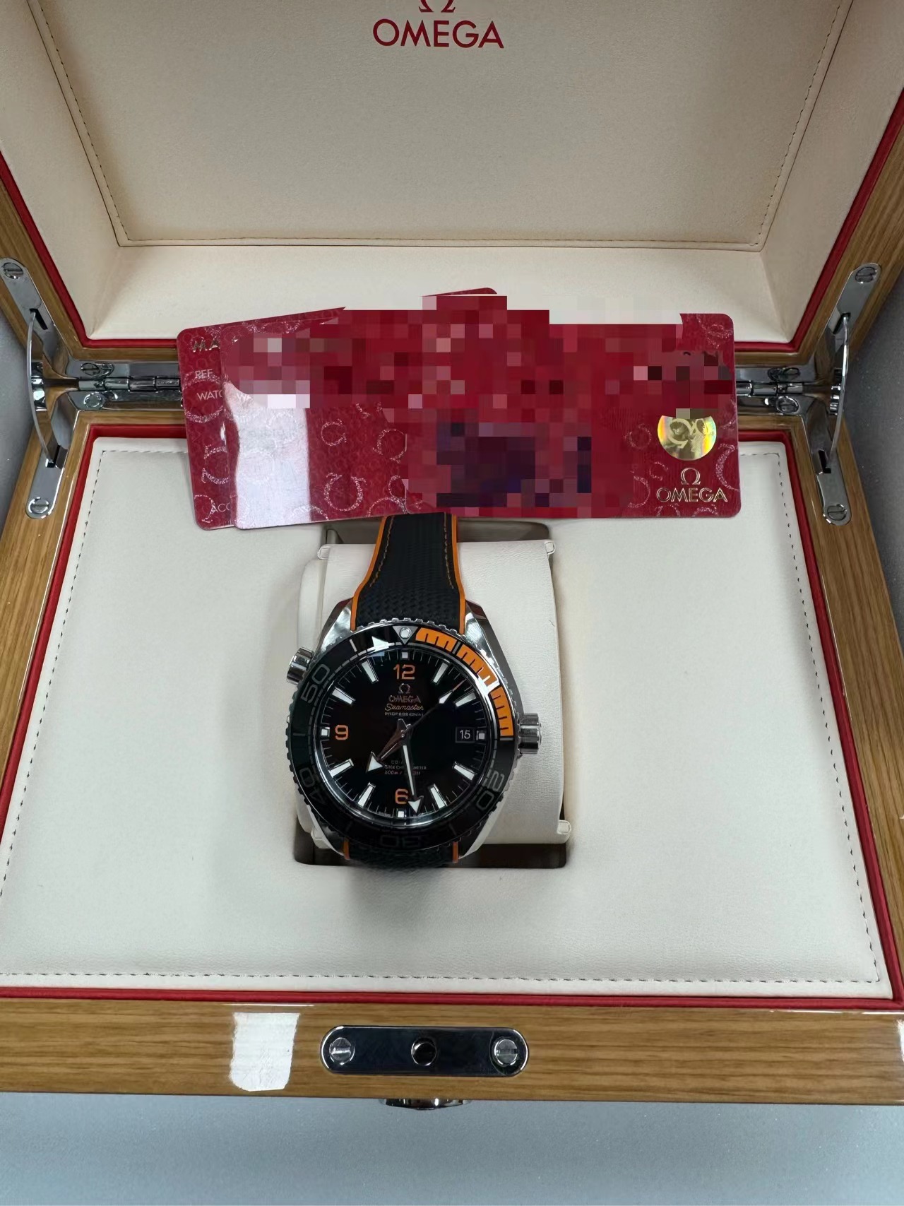 Omega 215.32.44.21.01.001