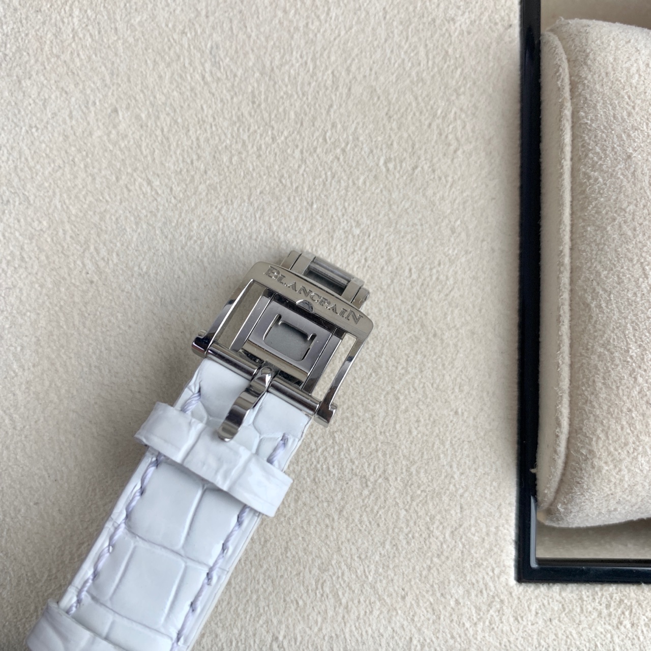 Blancpain 3663-4654L-52B detail 2