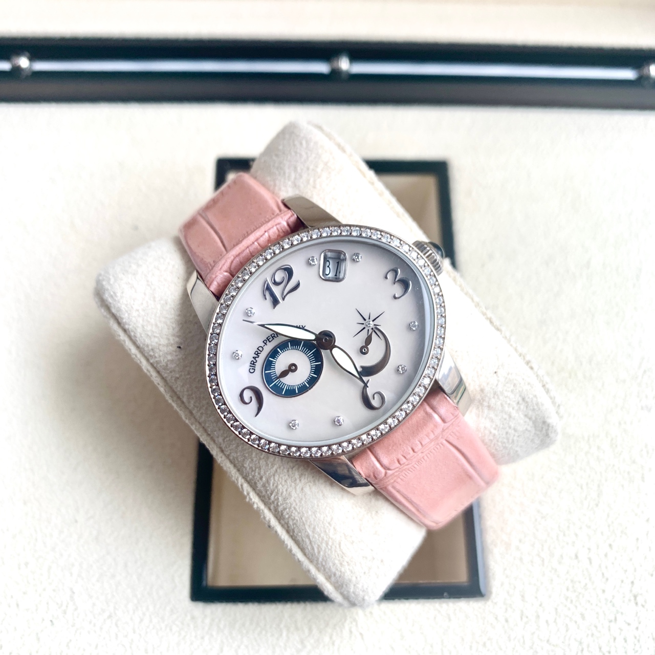 Girard Perregaux 80480D detail 1