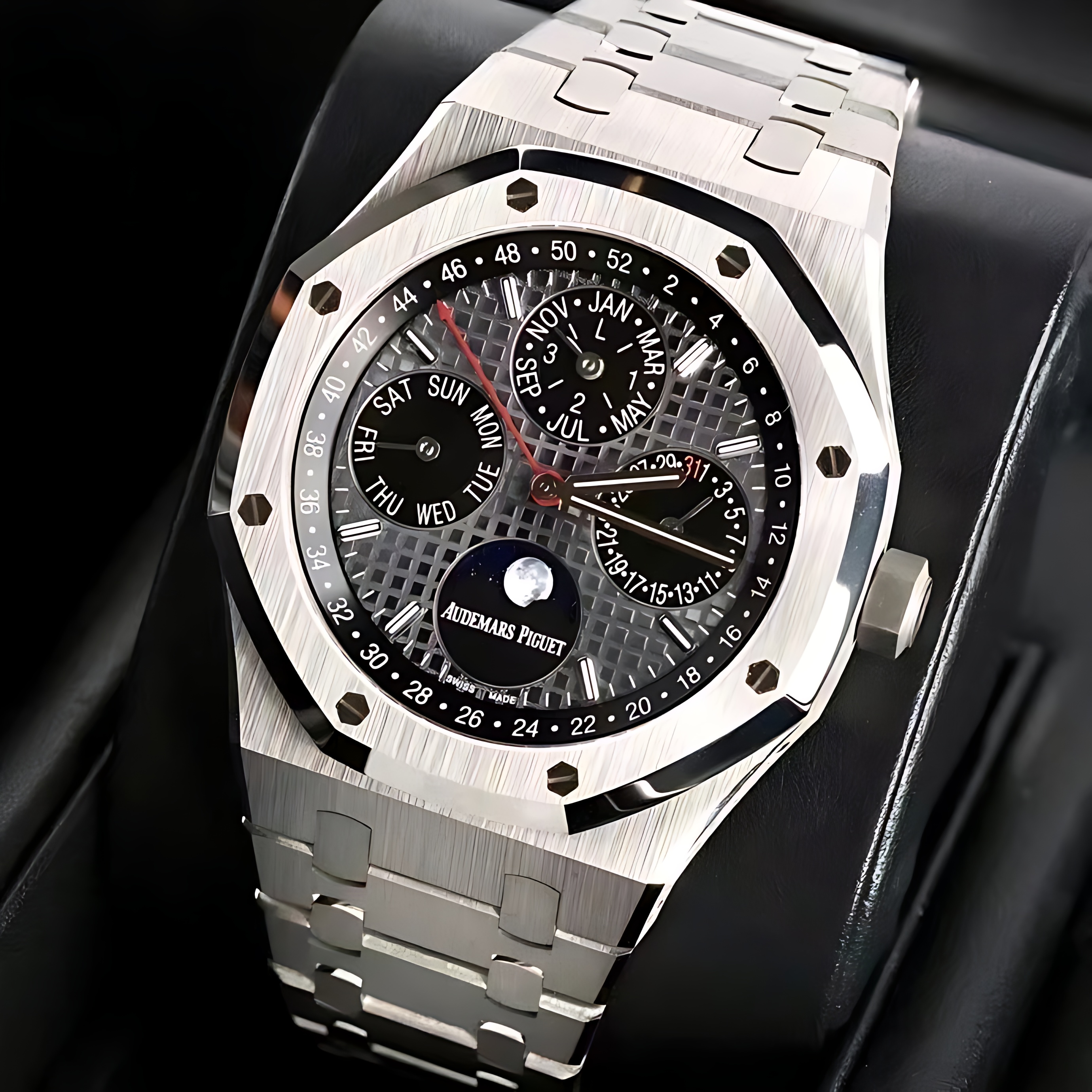 Audemars Piguet 26609Ti detail 1