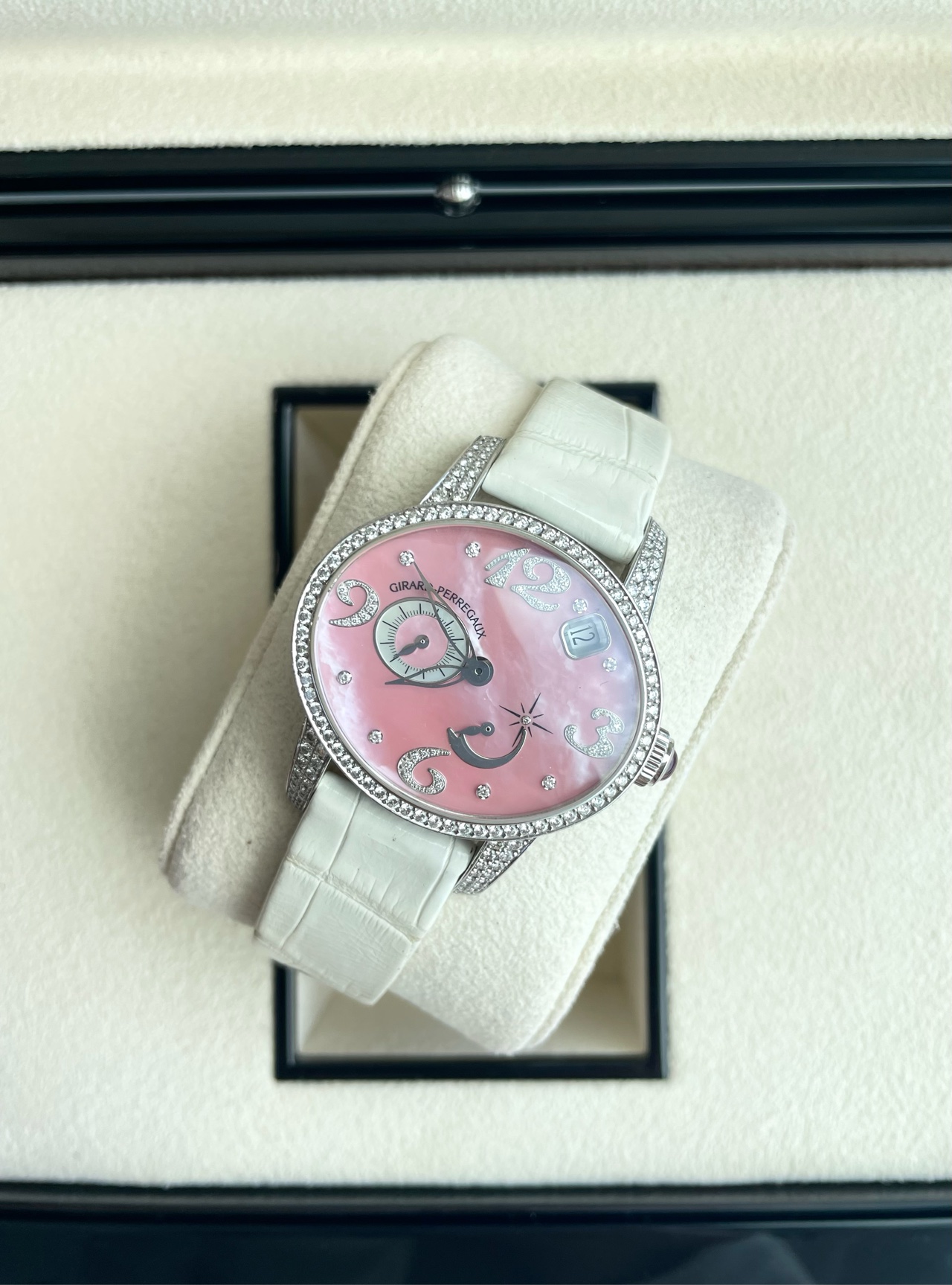 Girard Perregaux 80480D53P962-KK9D detail 2
