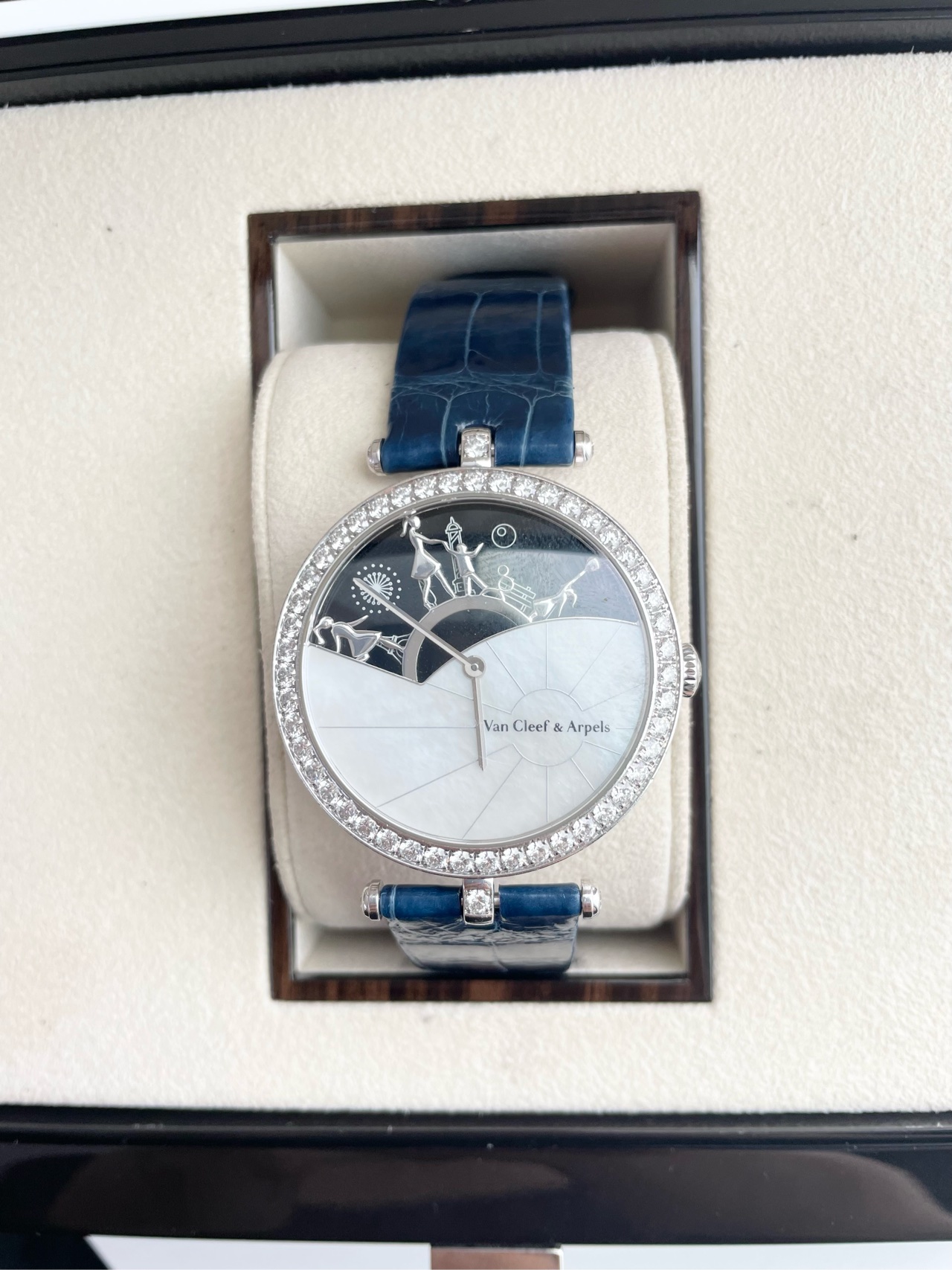 Van Cleef & Arpels VCARO3ZB00