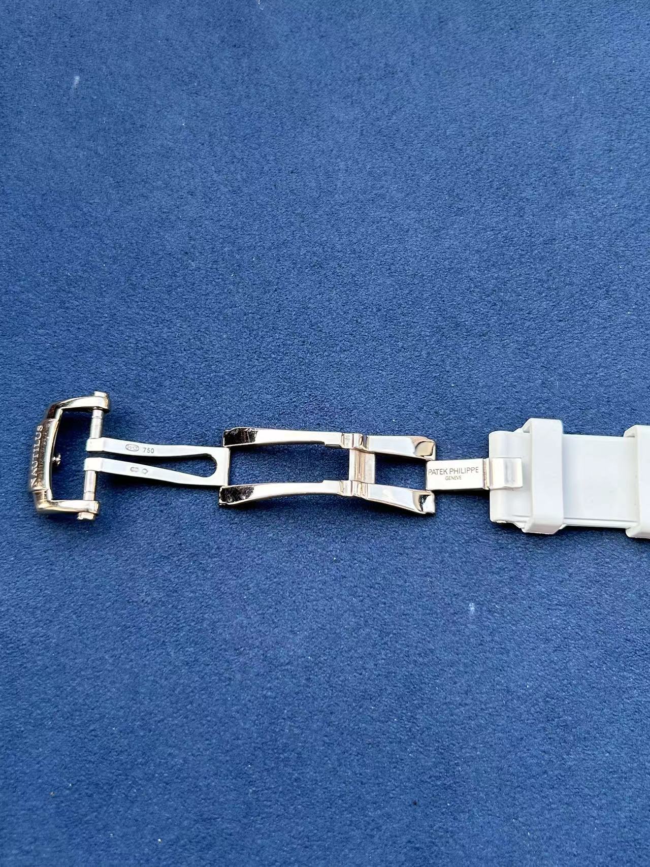Patek Philippe 5711G-001 detail 6
