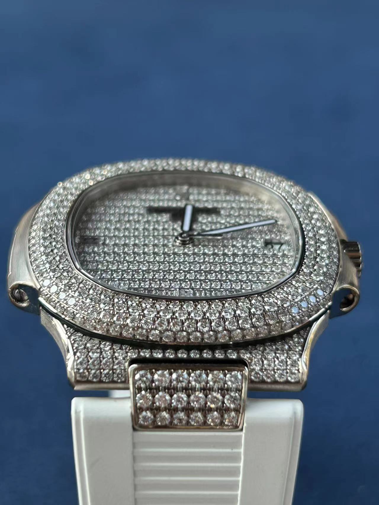 Patek Philippe 5711G-001 detail 2