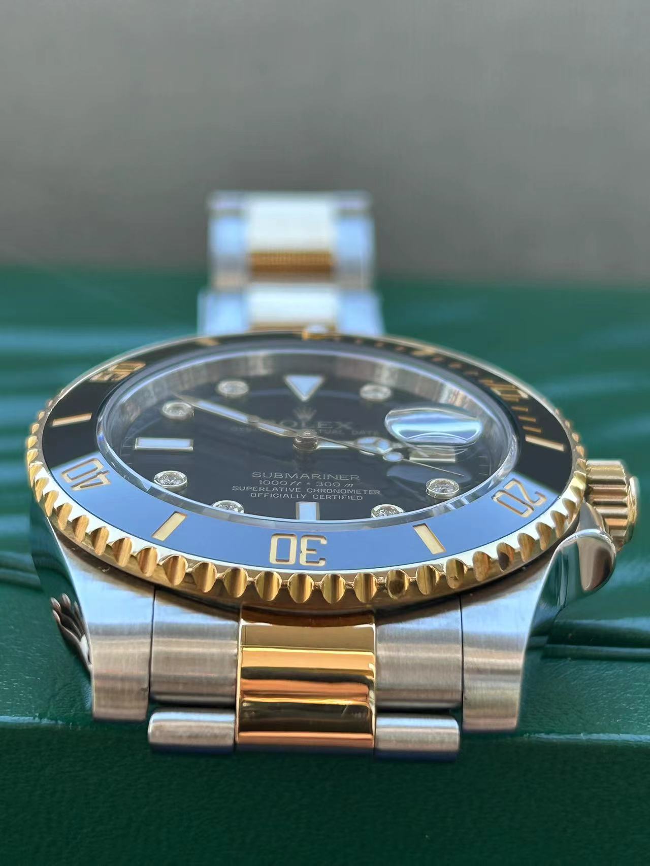 Rolex 116613-LN-97203 detail 2