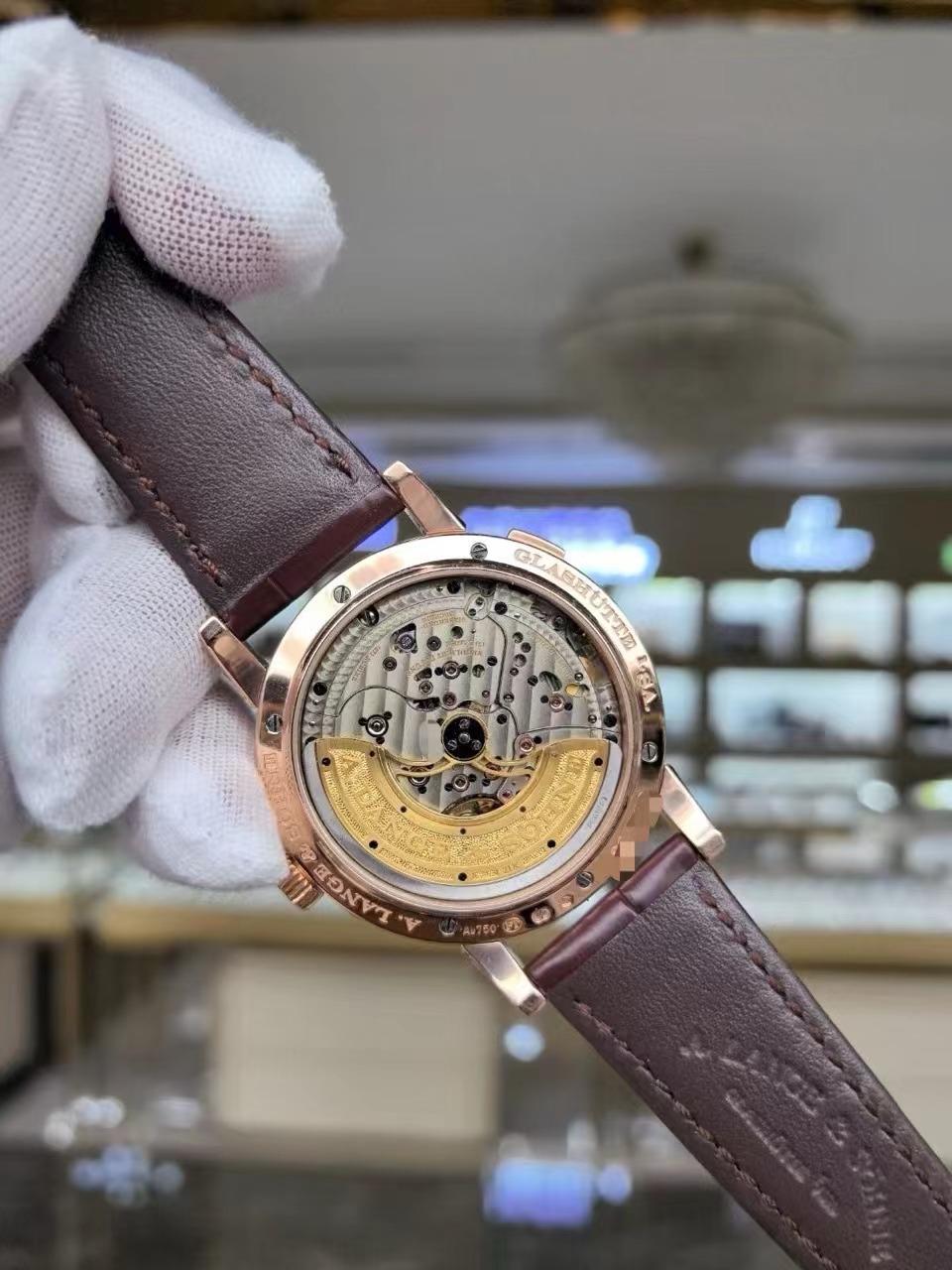 A. Lange & S&ouml;hne 320.032 detail 2