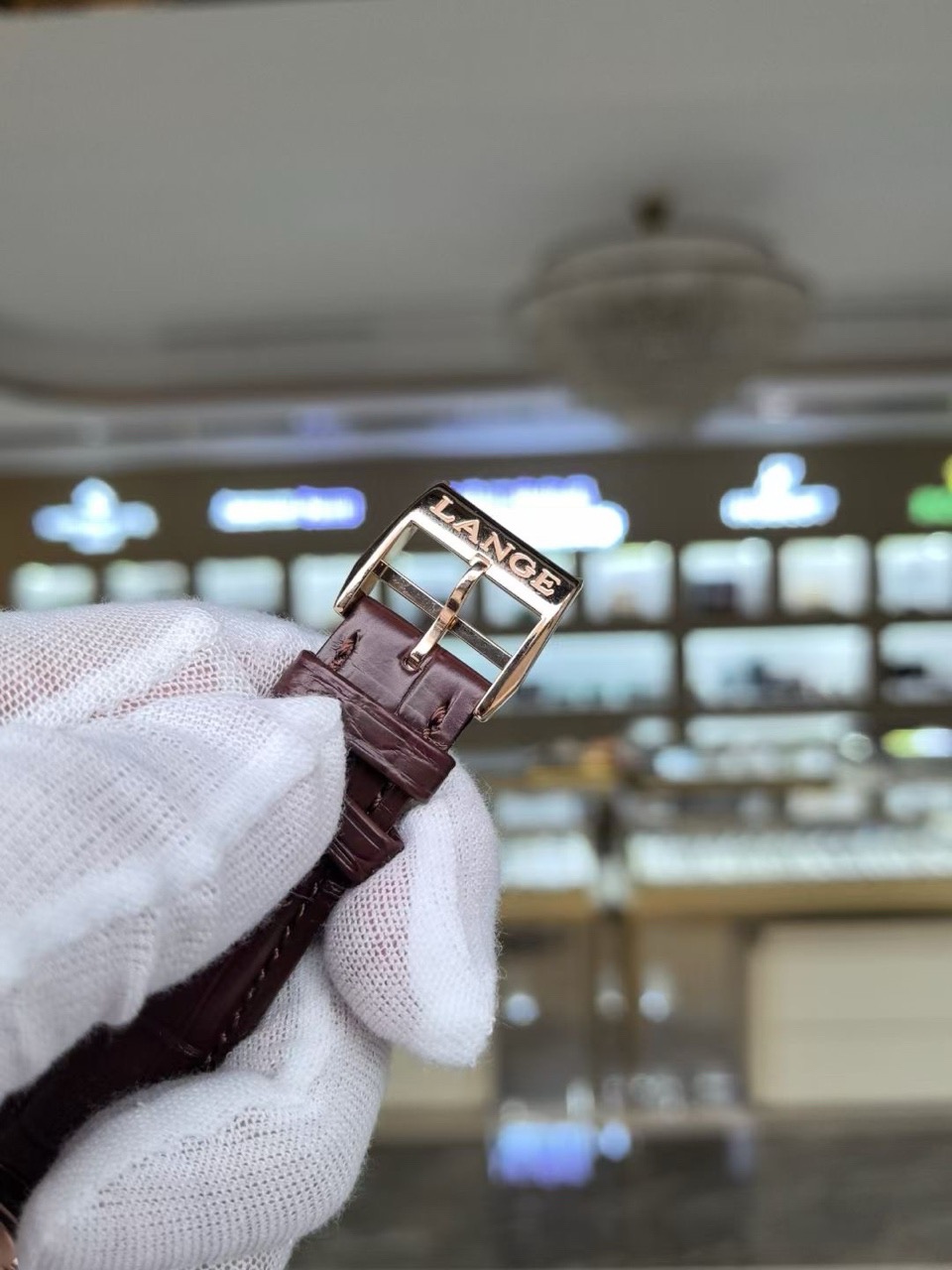 A. Lange & S&ouml;hne 320.032 detail 4