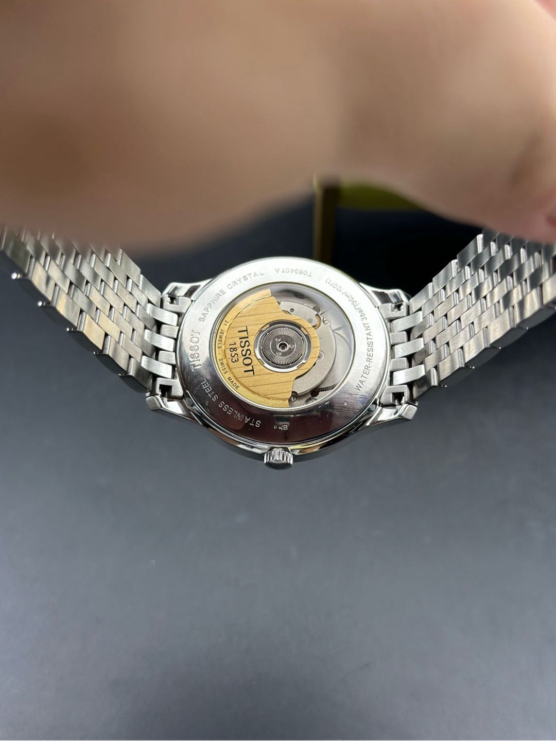 Tissot T063.407.11.037.00 detail 7
