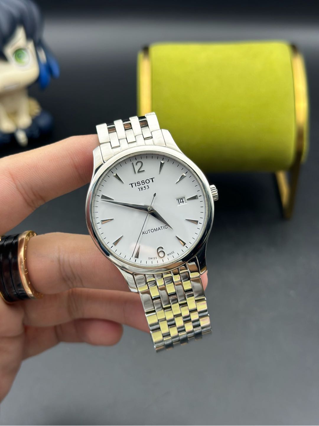 Tissot T063.407.11.037.00 detail 1