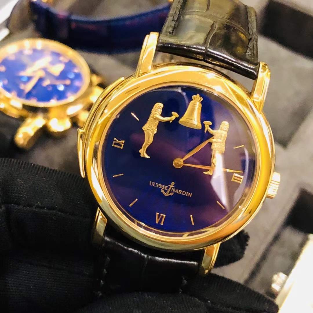 Ulysse Nardin 701-22 detail 4