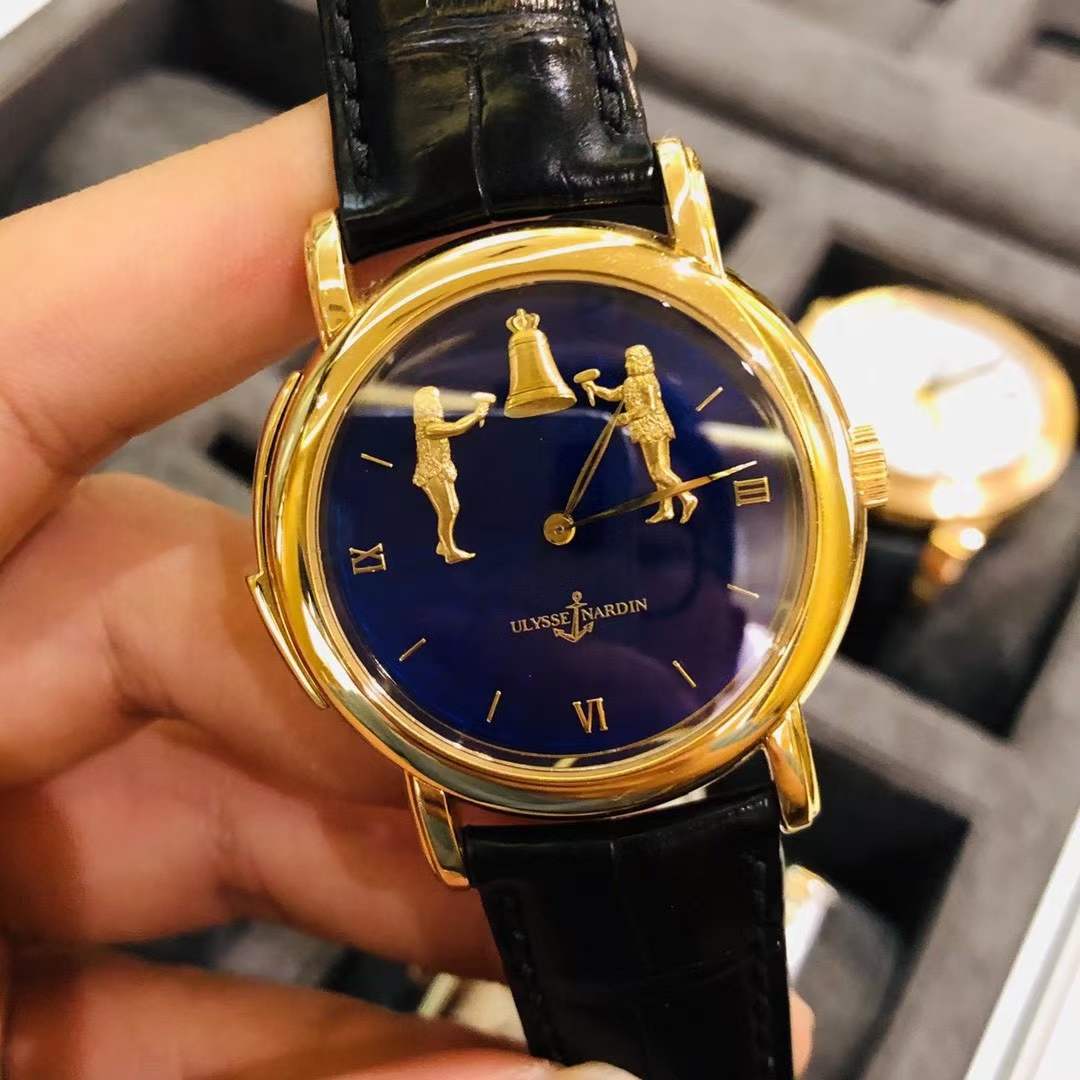 Ulysse Nardin 701-22 detail 1