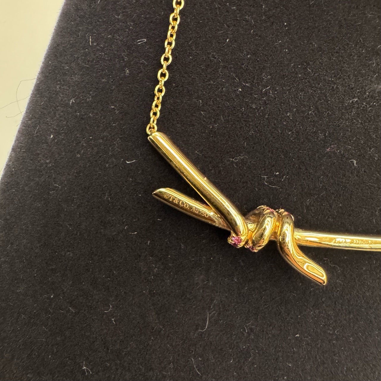 Tiffany Knot detail 4