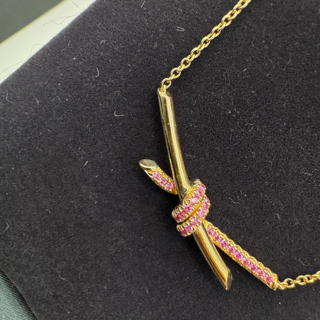 Tiffany Knot detail 2