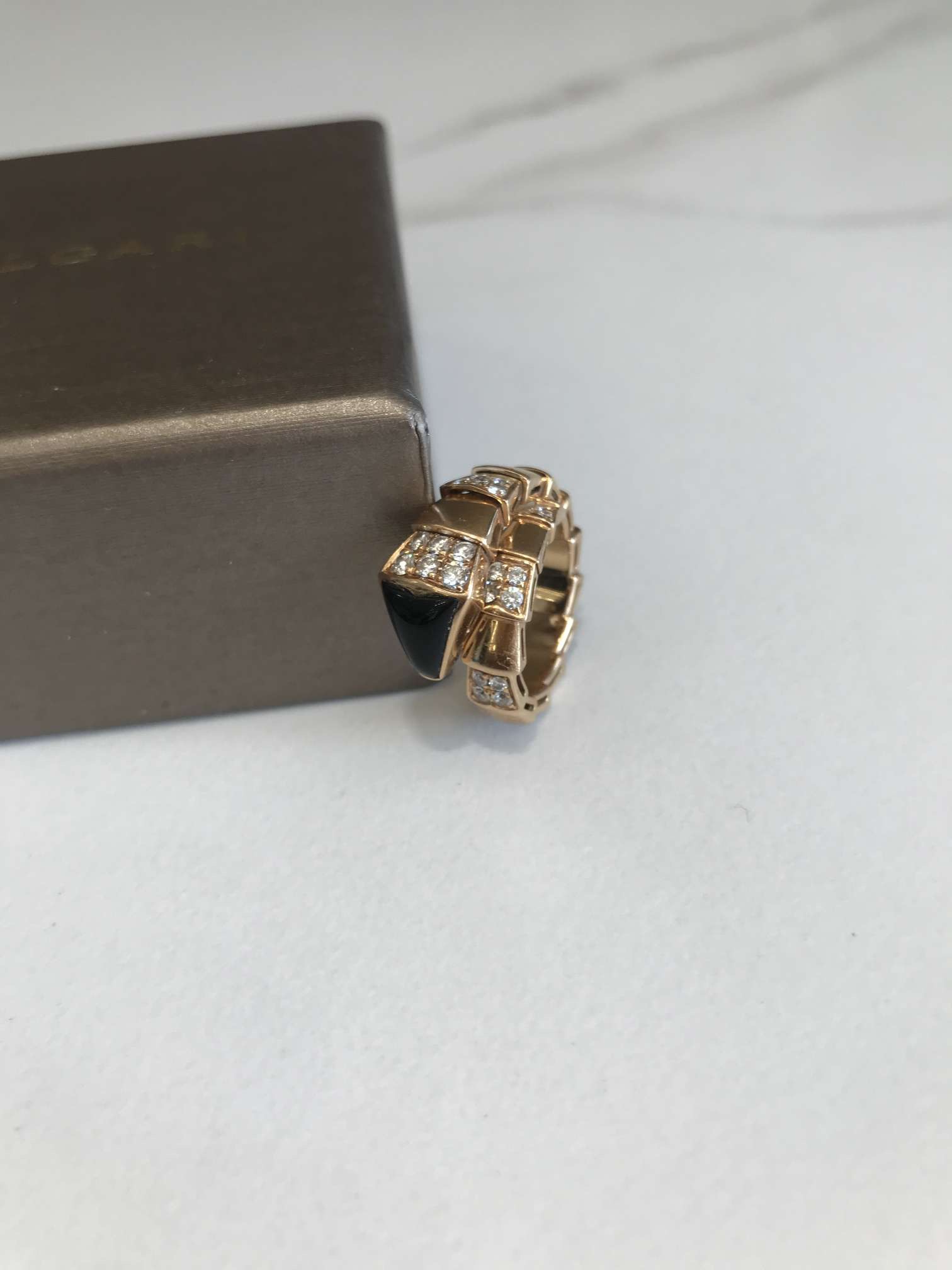 Bulgari M detail 1