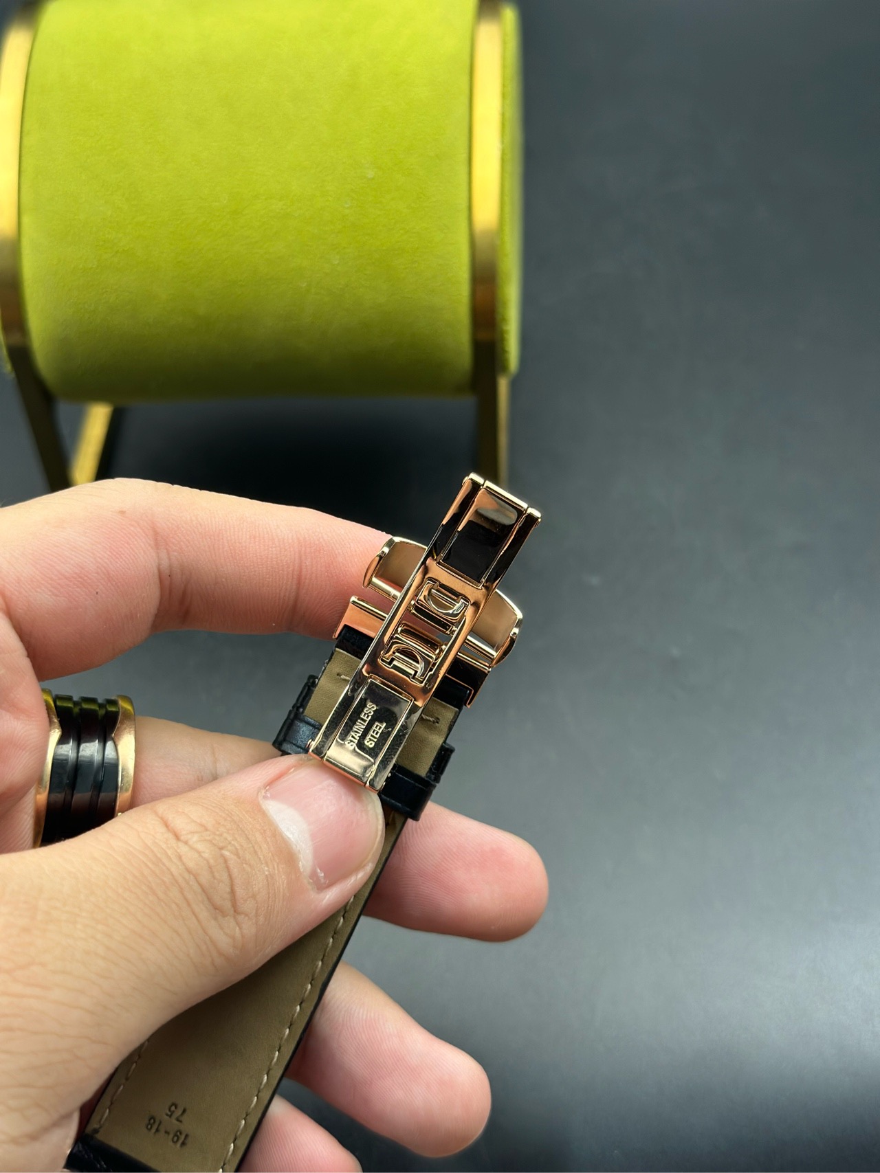 Tissot T41.5.423.53 detail 6