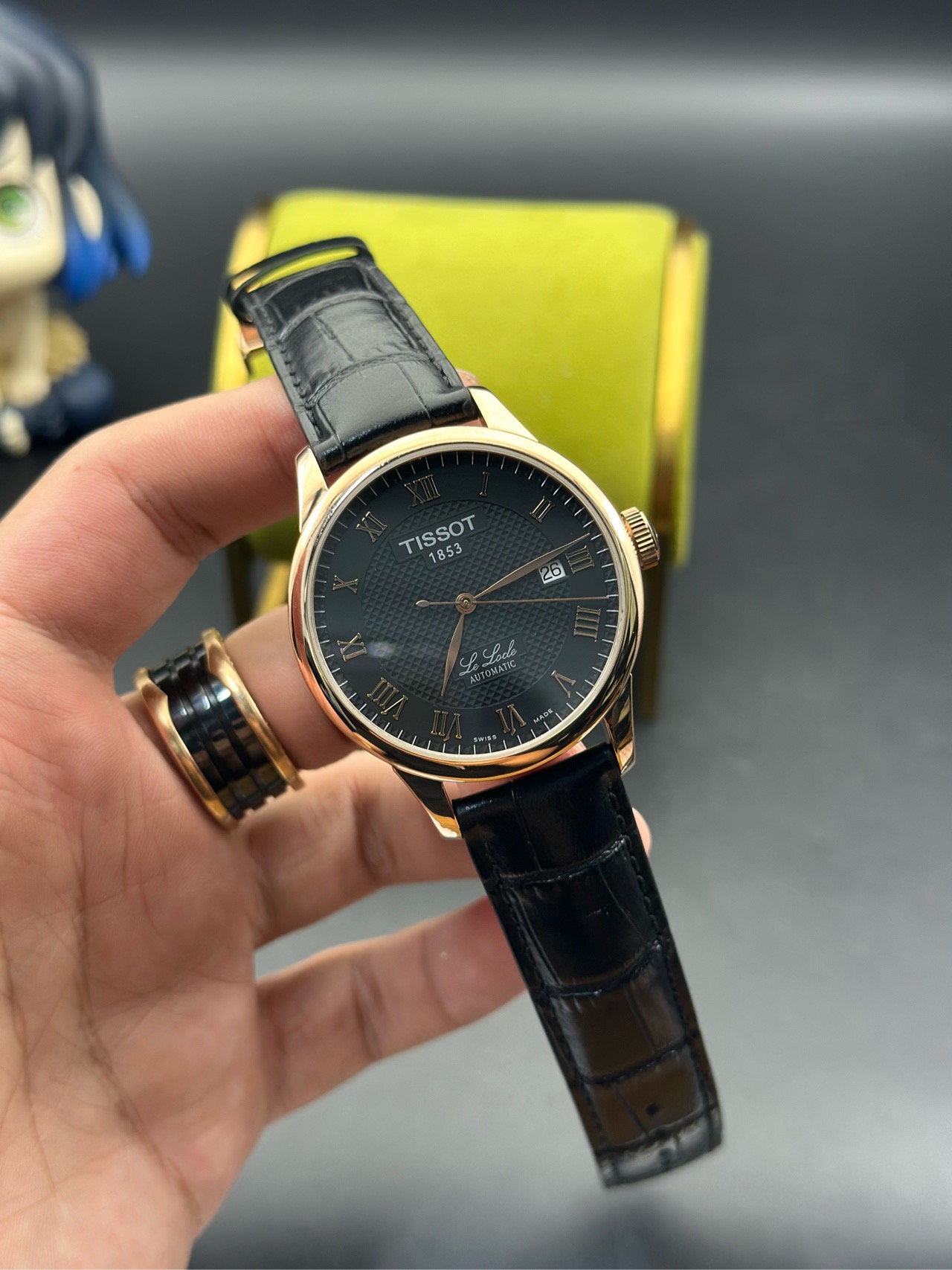 Tissot T41.5.423.53 detail 1