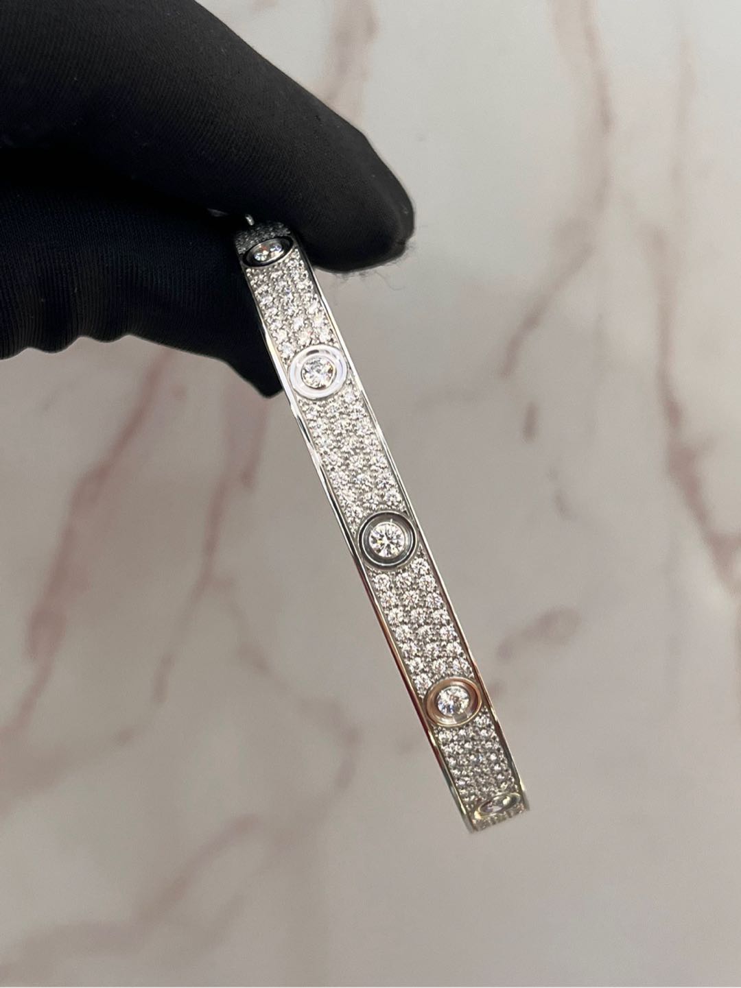 Cartier LOVEWhite gold detail 1