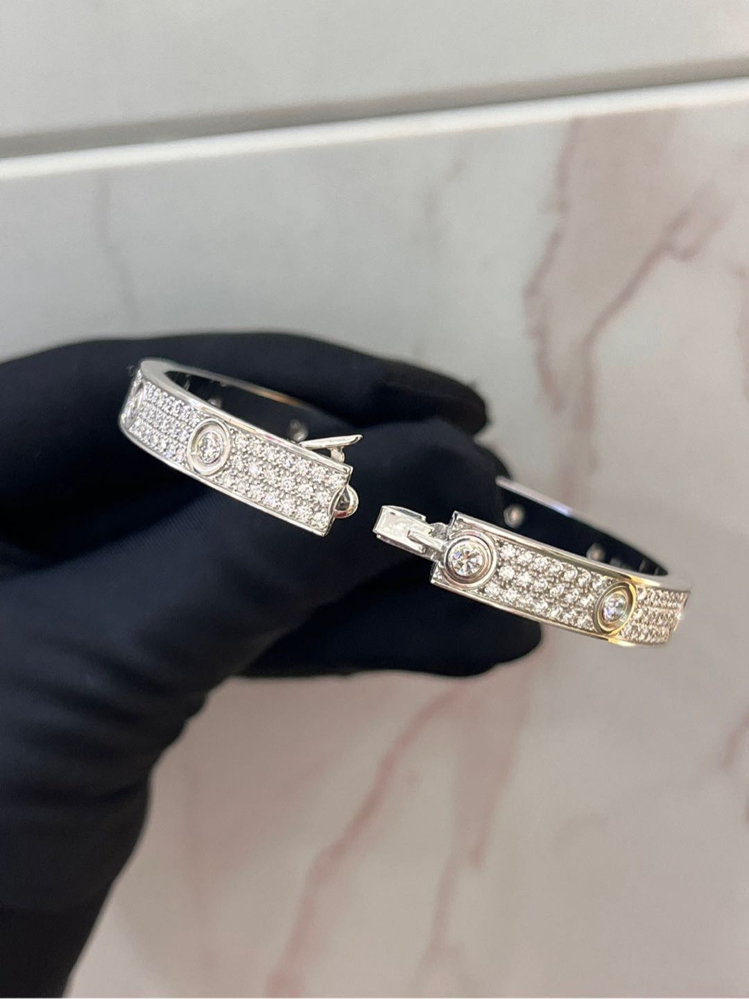 Cartier LOVEWhite gold detail 5