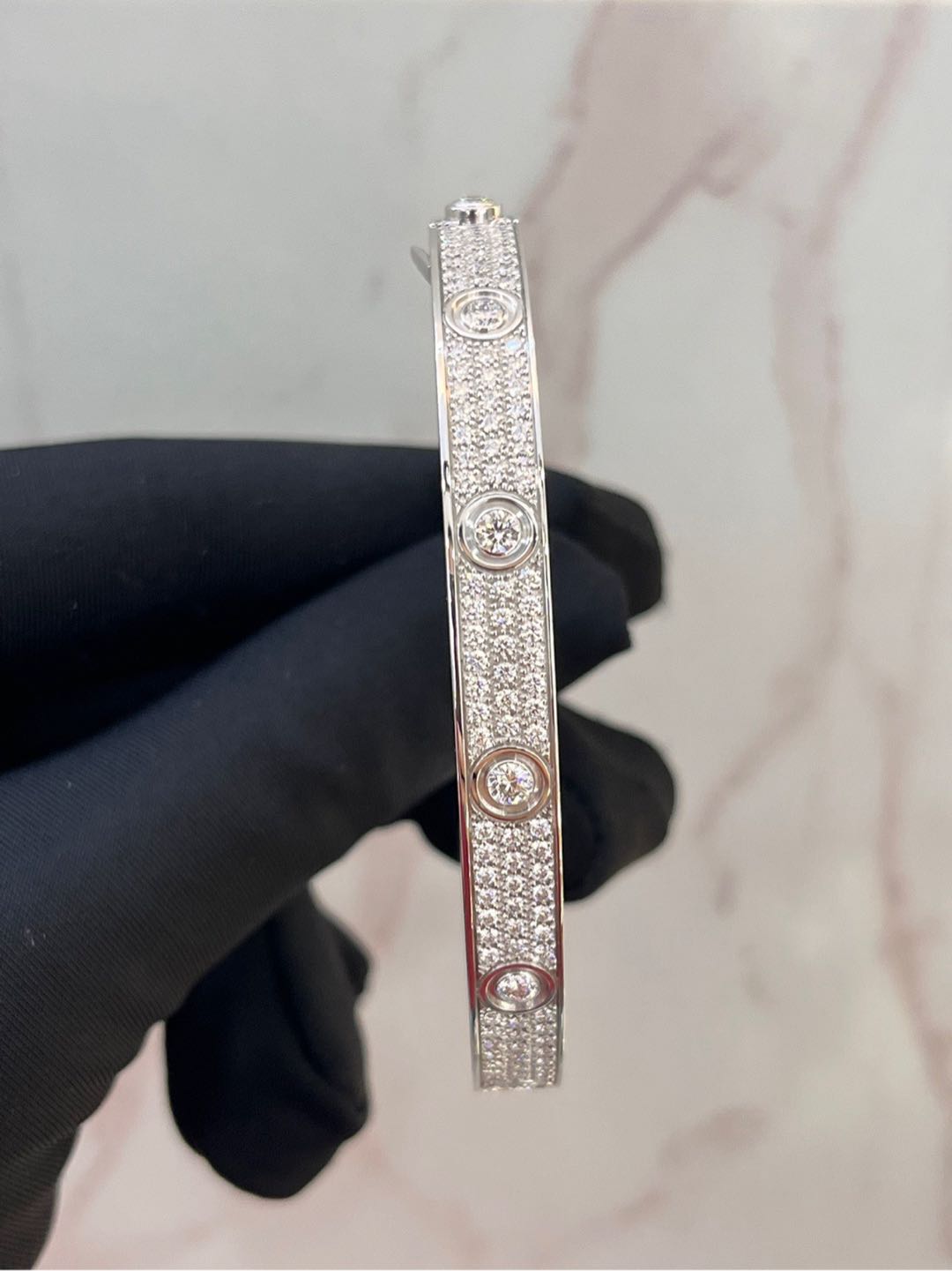 Cartier LOVEWhite gold detail 6