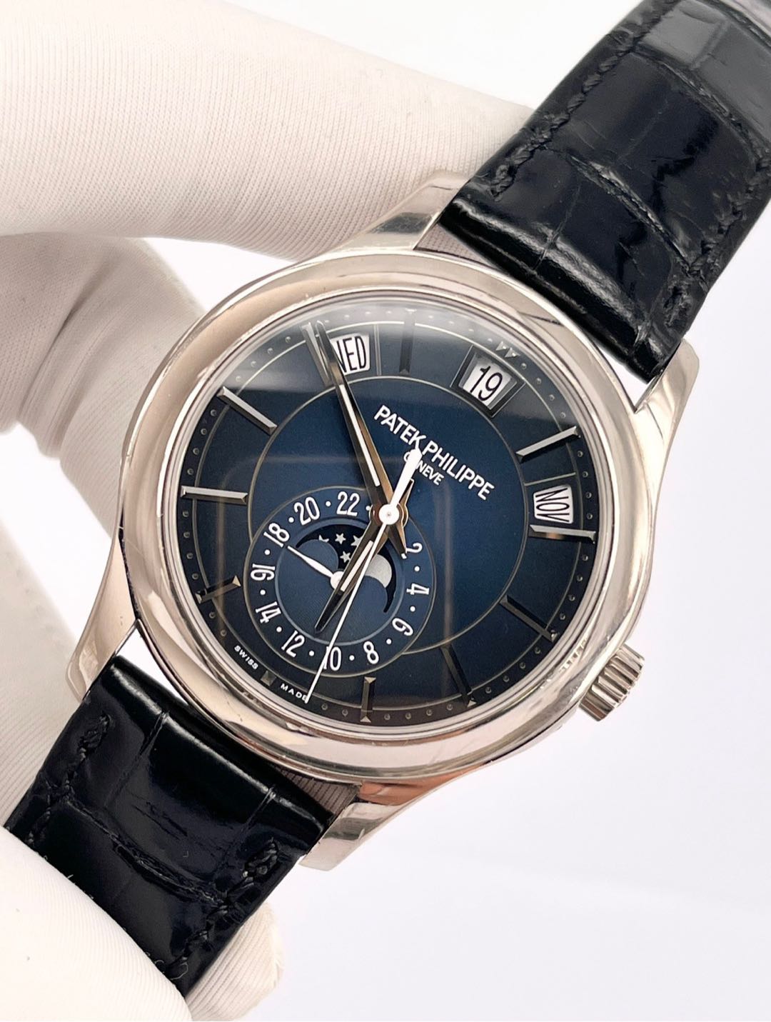 Patek Philippe 5205G-013 detail 3