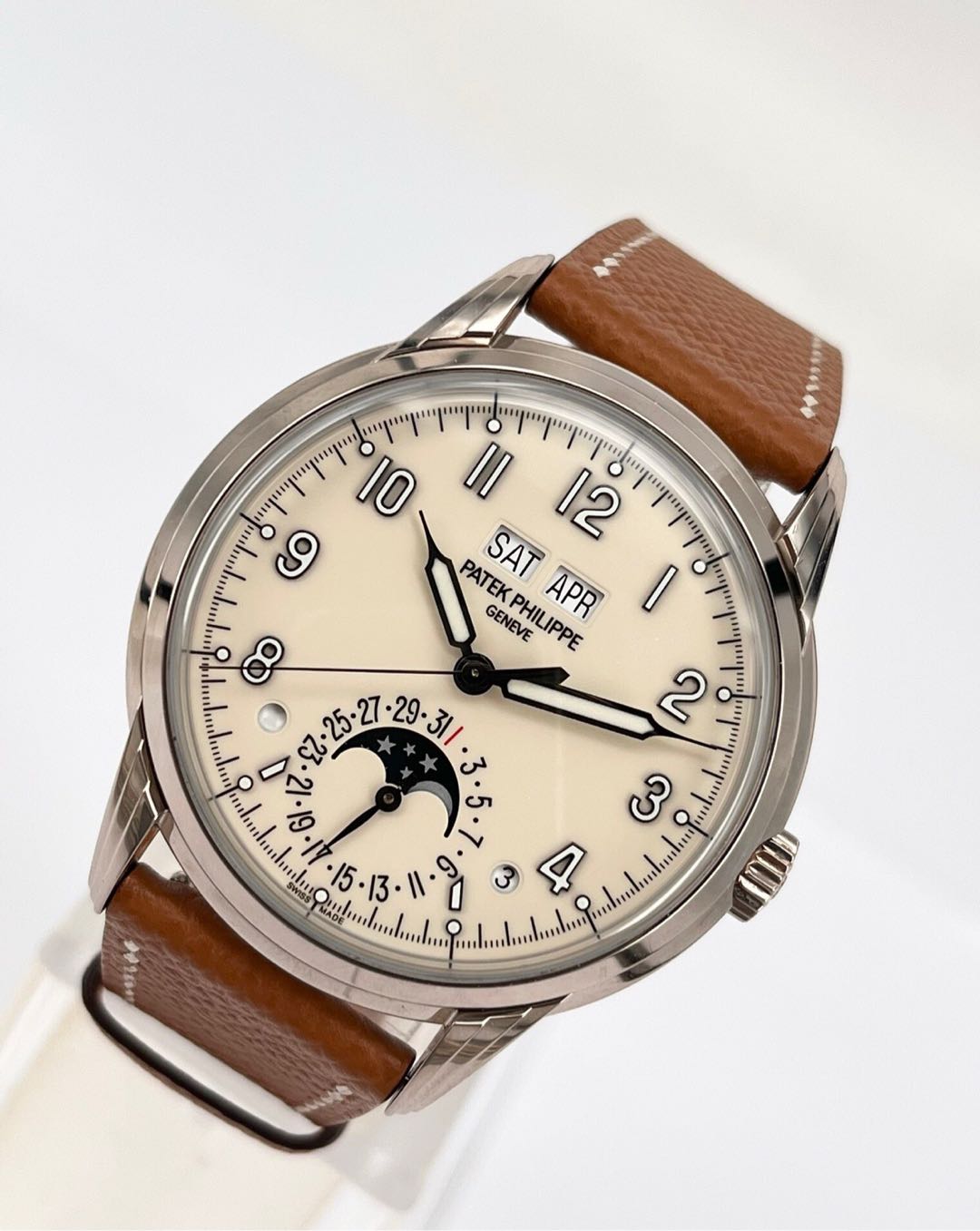 Patek Philippe 5320G-001 detail 2
