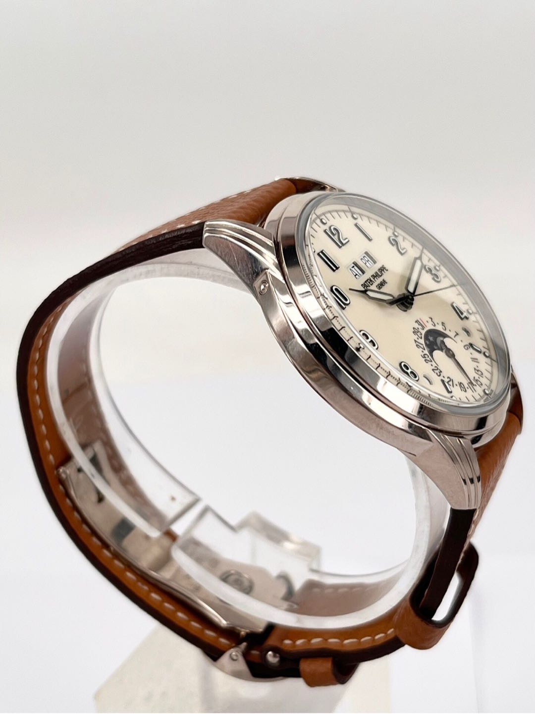 Patek Philippe 5320G-001 detail 4