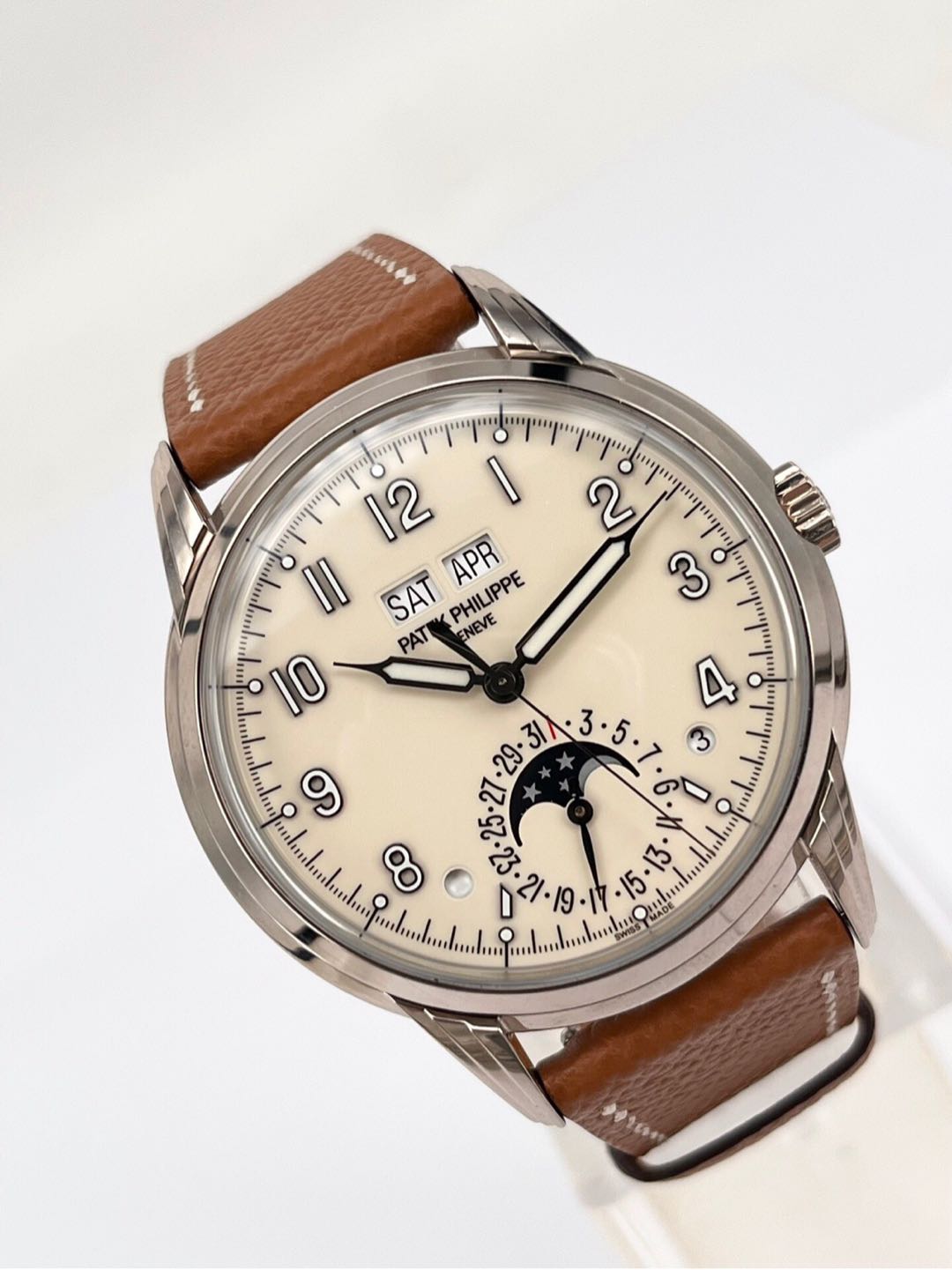 Patek Philippe 5320G-001 detail 1