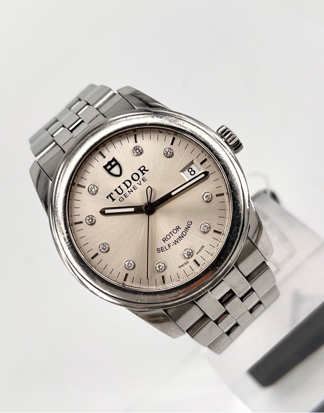 Tudor M55000-0006 detail 1
