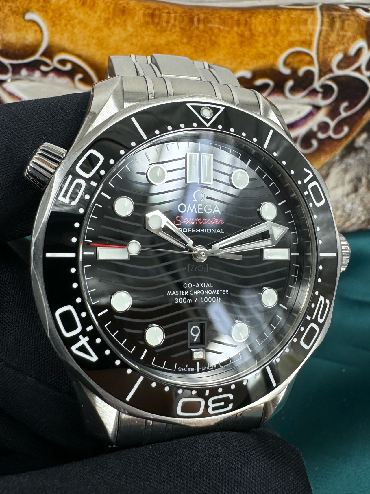 Omega 210.30.42.20.01.001 detail 3