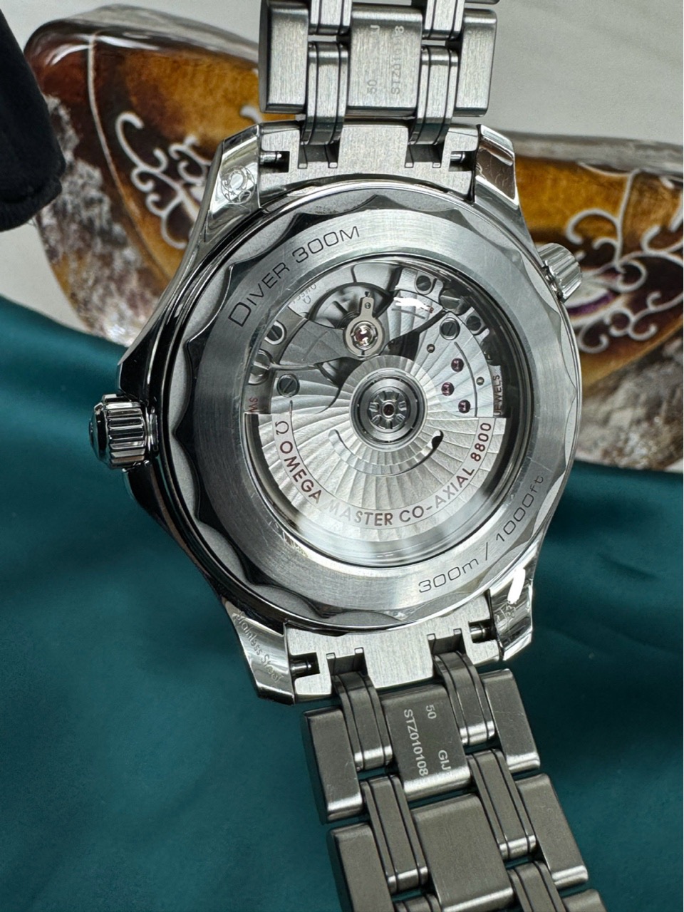 Omega 210.30.42.20.01.001 detail 7