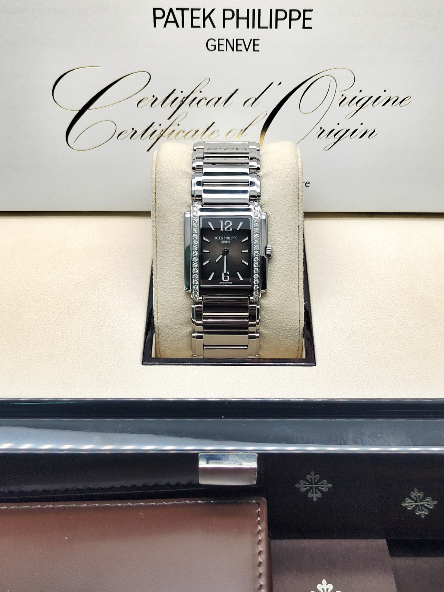 Patek Philippe 4910 / 1200A-010 detail 7