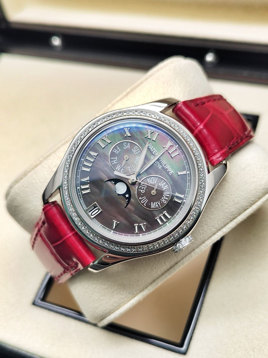 Patek Philippe 4936G-001 detail 5