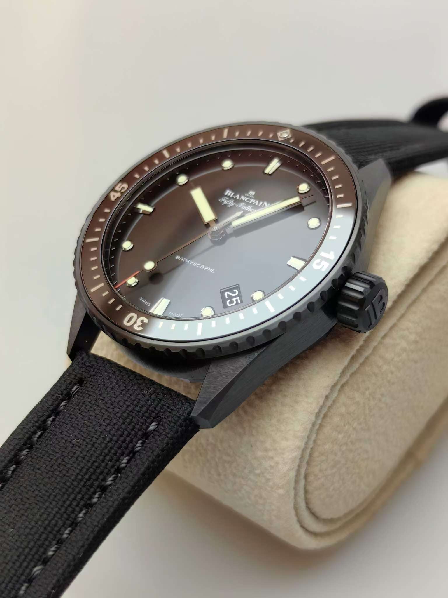 Blancpain 5000-0130-B52A detail 3