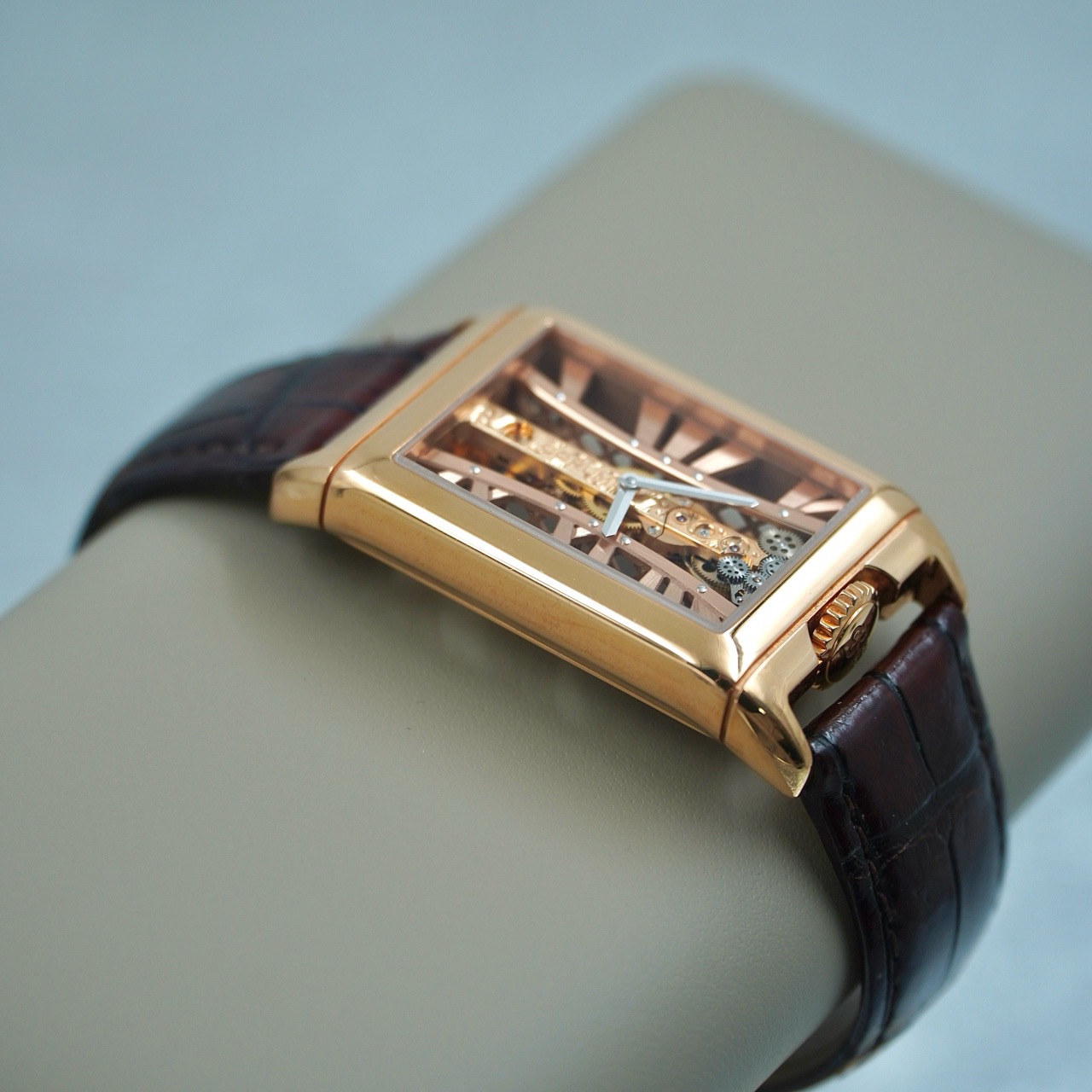 Corum B113 / 03730 detail 2