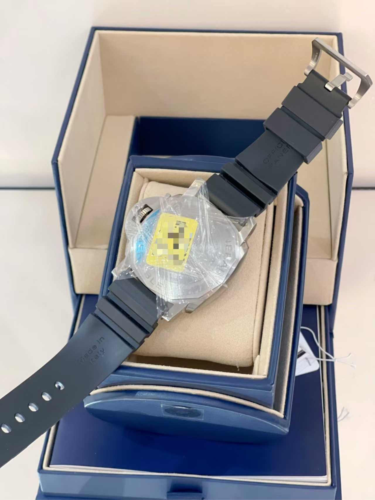 Panerai PAM00799 detail 6