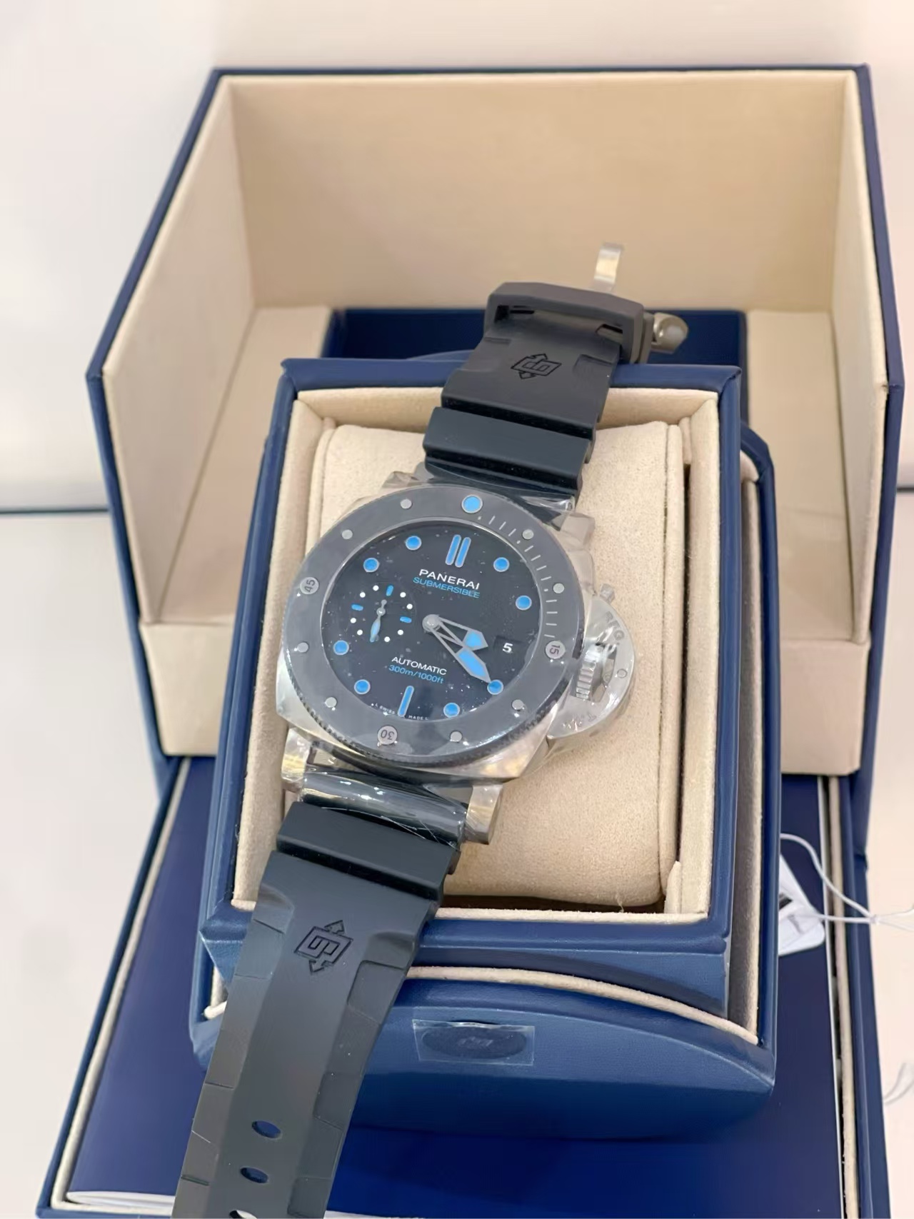 Panerai PAM00799 detail 4